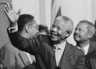 Zelda la Grange over Nelson Mandela