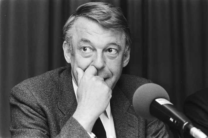 Hans van Mierlo charmante twijfelaar Biografieportaal