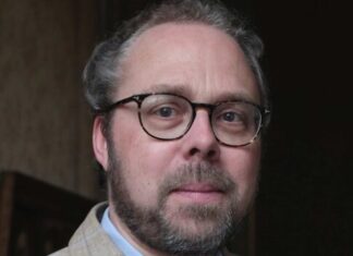 Tomeloze bewijsdrang en verzameldrift. Antoon Ott schrijft biografie Friese notaris Nanne Ottema