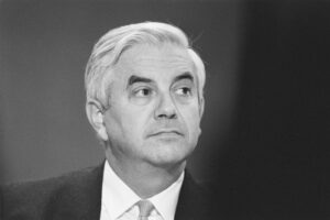 Dik Verkuil schrijft de biografie van Frits Bolkestein