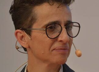 Poetin-biograaf Masha Gessen treedt uit het bestuur van PEN America